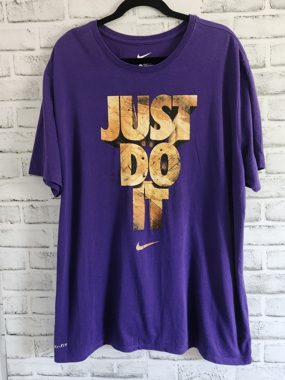 Nike Just Do It Logo XXL Purple & Gold Graphic Short Sleeve Dri Fit T Shirt